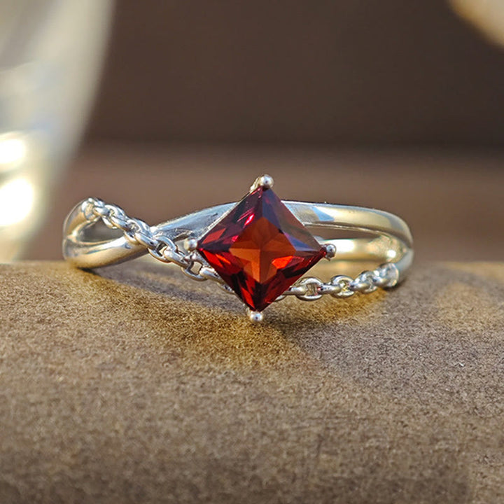 Anello Olivenorma con granato naturale taglio diamante