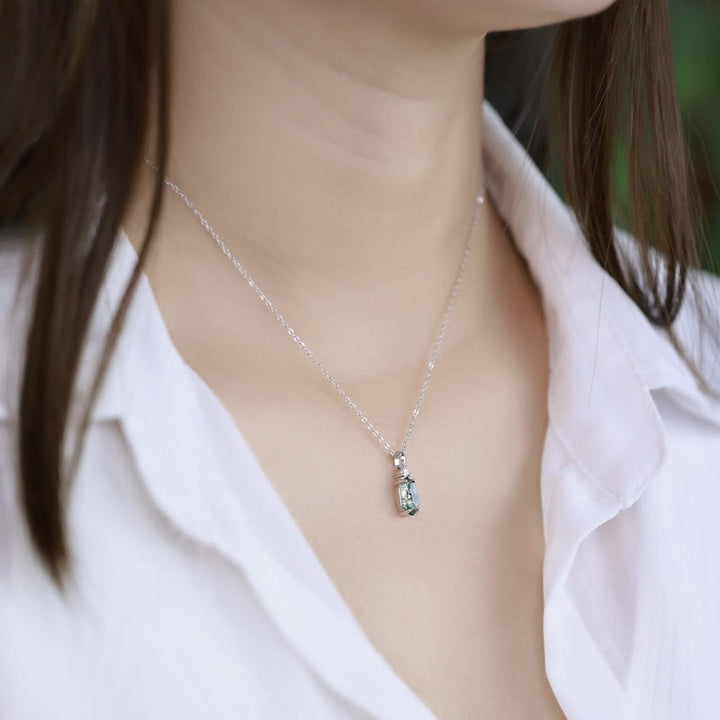 Collana con ciondolo esagonale in zircone bianco e agata muschiata Olivenorma
