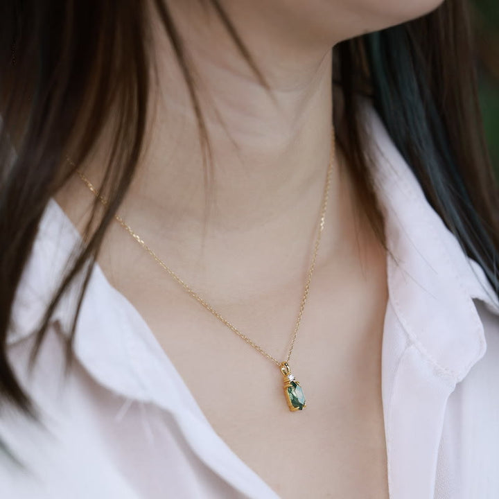 Collana con ciondolo esagonale in zircone bianco e agata muschiata Olivenorma