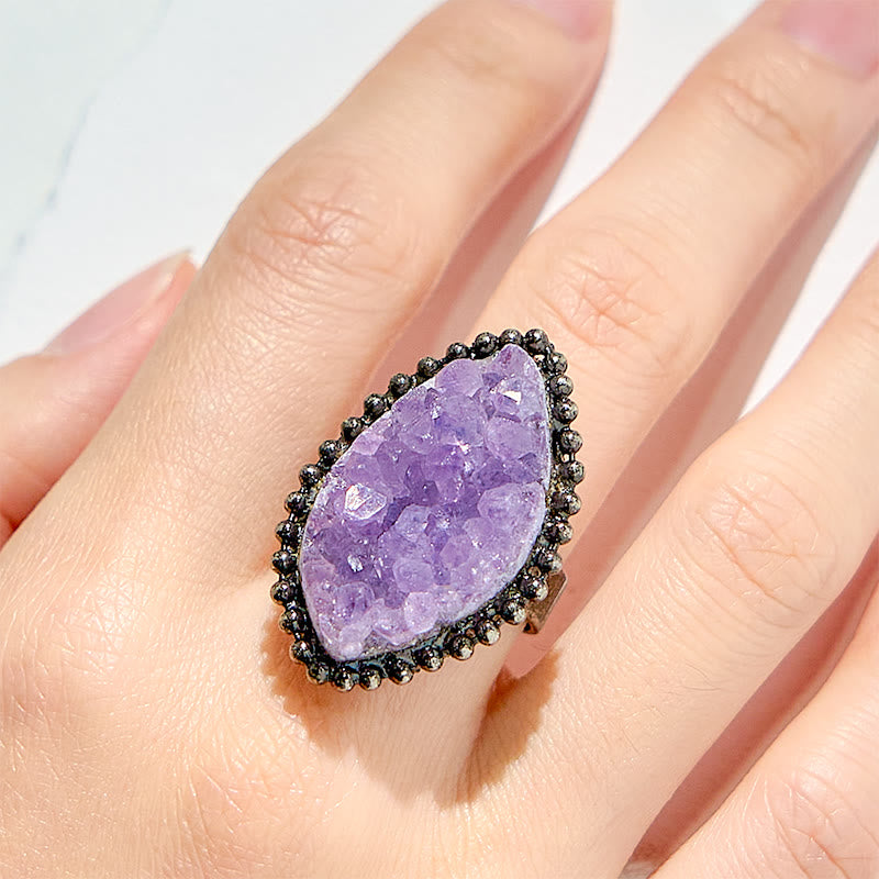 Anello regolabile Olivenorma con ametista naturale di forma irregolare
