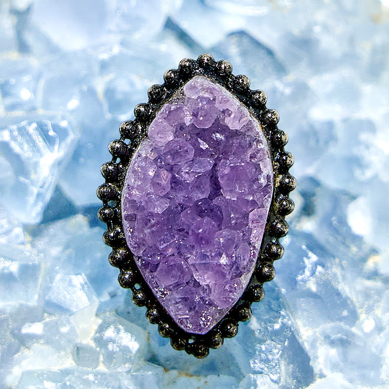 Anello regolabile Olivenorma con ametista naturale di forma irregolare