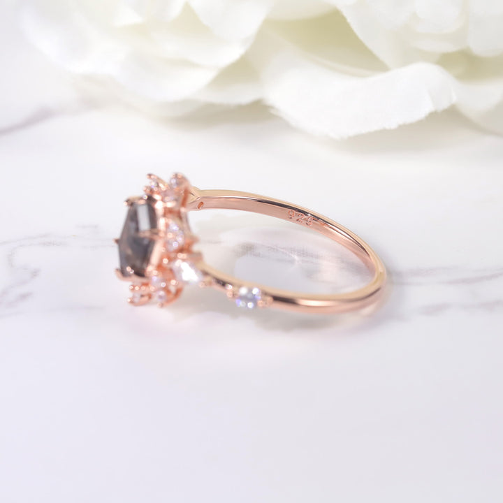 Olivenorma Salt & Pepper Herkimer Diamond Anello di fidanzamento con fiocco di neve