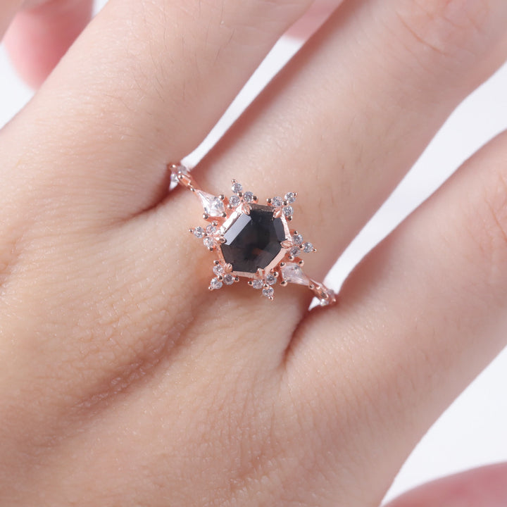 Olivenorma Salt & Pepper Herkimer Diamond Anello di fidanzamento con fiocco di neve