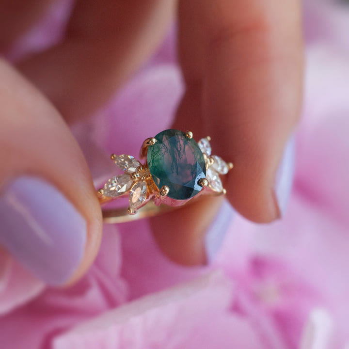 Anello con foglia di zircone in agata muschiata ovale Olivenorma