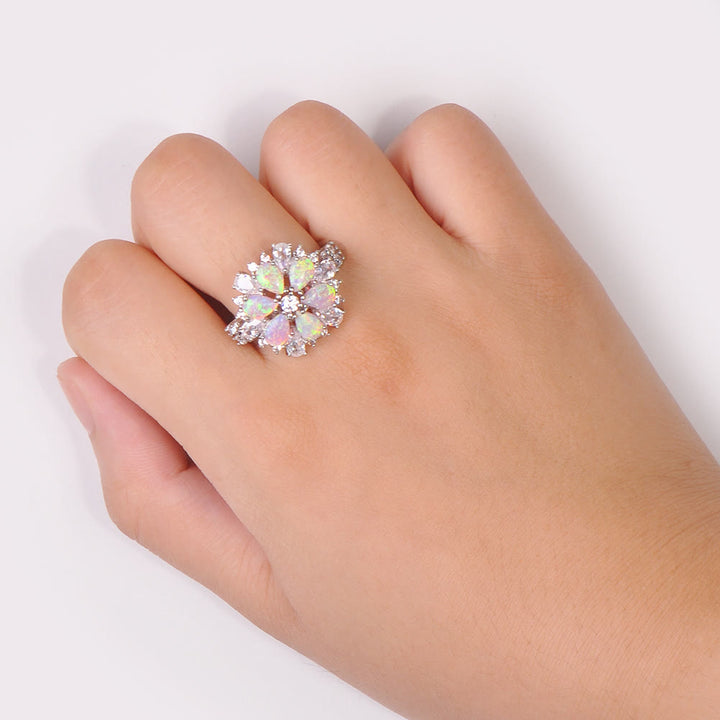 Anello floreale Olivenorma con fiore in opale rosa