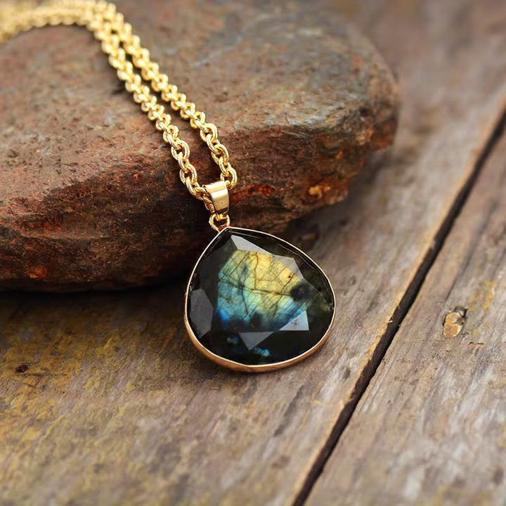 Collana con ciondolo a goccia in labradorite Olivenorma