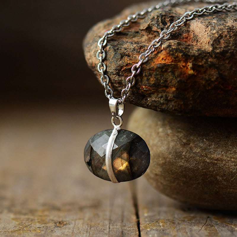 Collana con ciondolo in pietra naturale taglio ovale Olivenorma