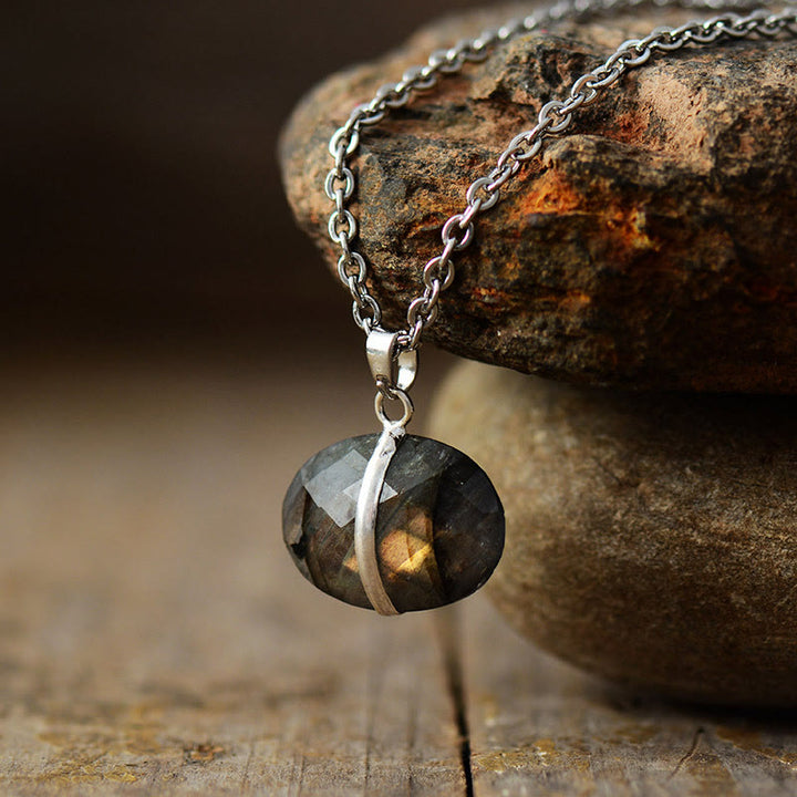 Collana con ciondolo in pietra naturale taglio ovale Olivenorma