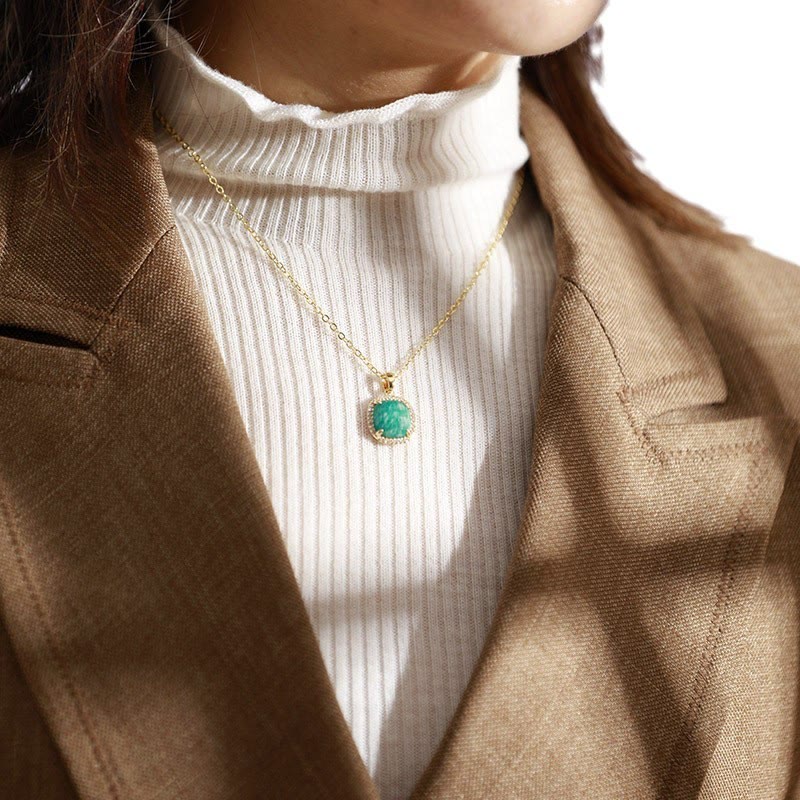 Collana con ciondolo in pietra naturale taglio quadrato Olivenorma