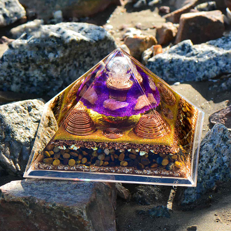 Olivenorma "Cacciatore di Fortune" Pietra del Sole Occhio di Tigre Piramide Orgonica