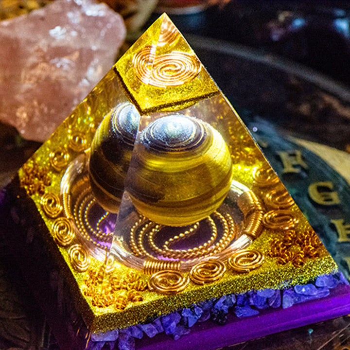Piramide di orgone con sfera di occhio di tigre Charoite Olivenorma