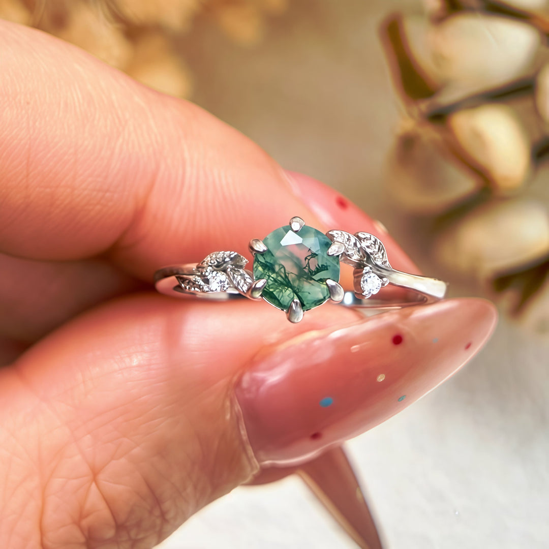 Anello avvolgente con foglia di agata muschiata naturale Olivenorma