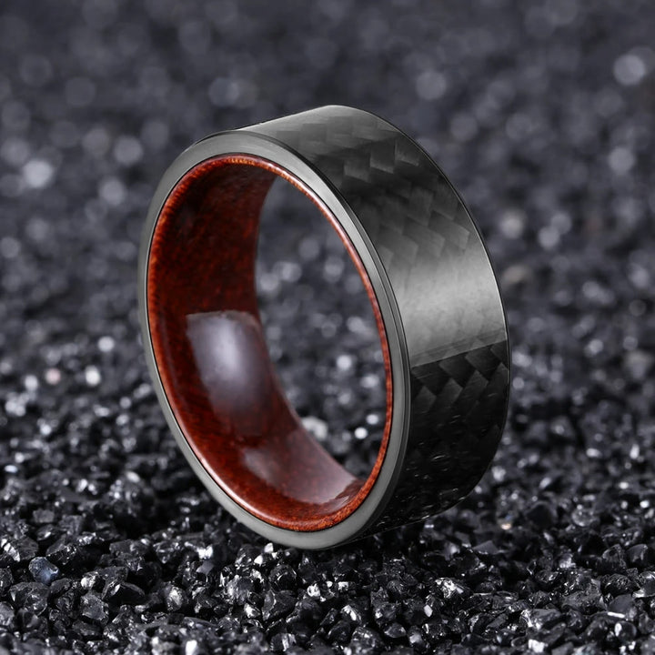 Olivenorma 8mm Anello in legno di barile di whisky in fibra di carbonio twill nero