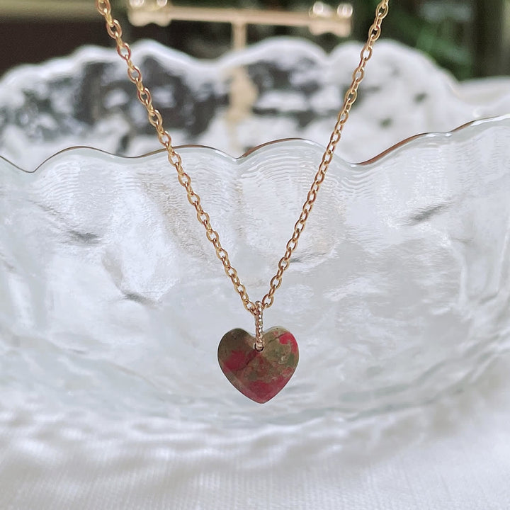 Collana in acciaio al titanio con taglio a cuore in cristallo naturale Olivenorma