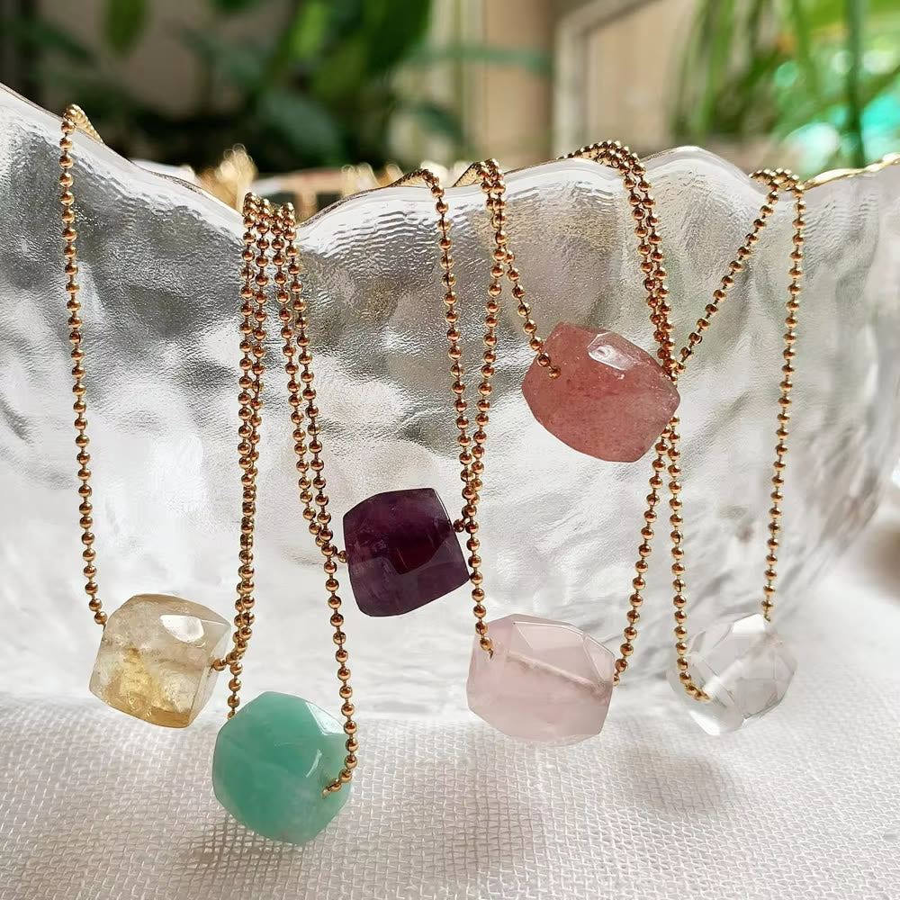 Collana con ciondolo a taglio quadrato in cristallo naturale Olivenorma