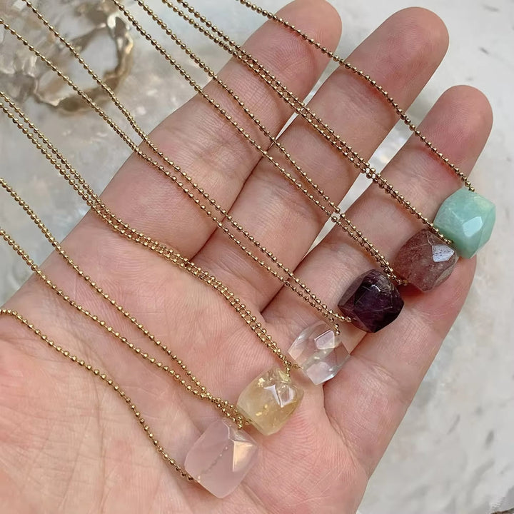 Collana con ciondolo a taglio quadrato in cristallo naturale Olivenorma