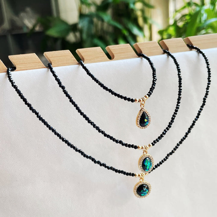 Collana con ciondolo in opale verde Olivenorma e perline in ossidiana