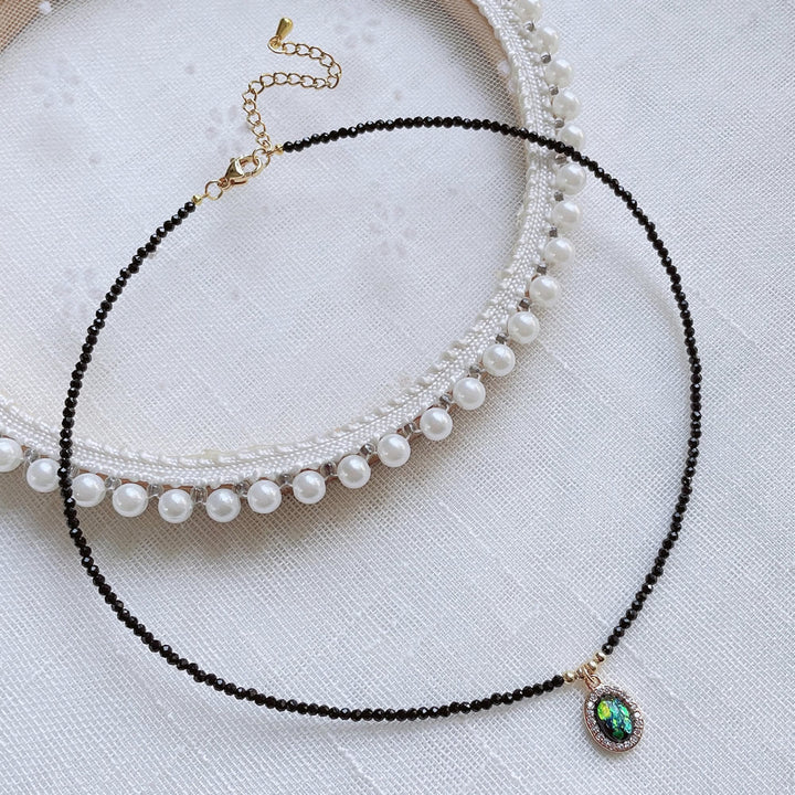 Collana con ciondolo in opale verde Olivenorma e perline in ossidiana
