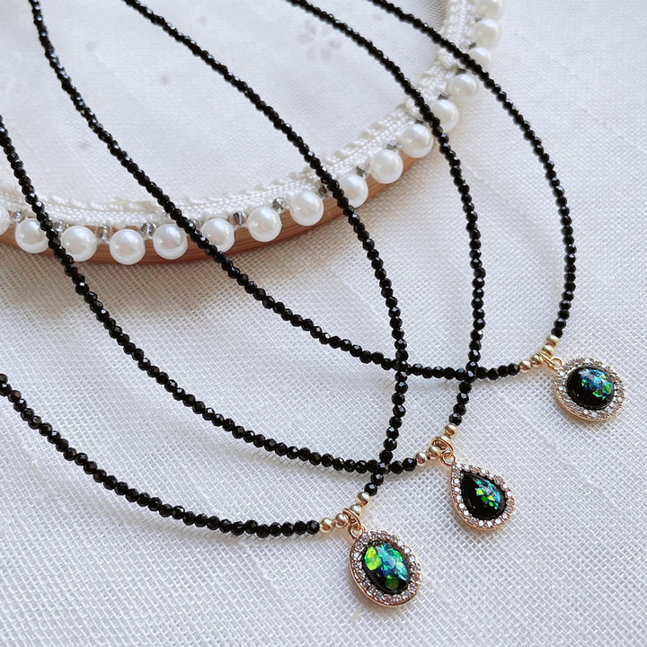 Collana con ciondolo in opale verde Olivenorma e perline in ossidiana