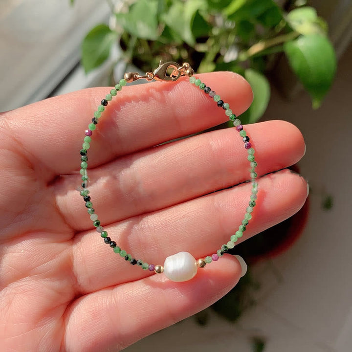 Olivenorma Bracciale con ciondolo in perle d'acqua dolce con perline di pietra da 2 mm