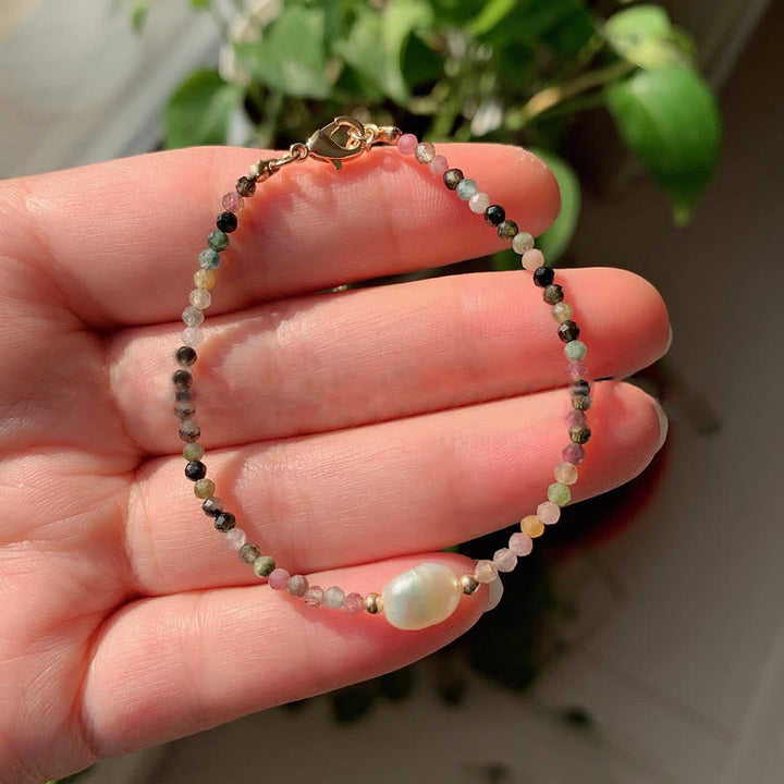 Olivenorma Bracciale con ciondolo in perle d'acqua dolce con perline di pietra da 2 mm