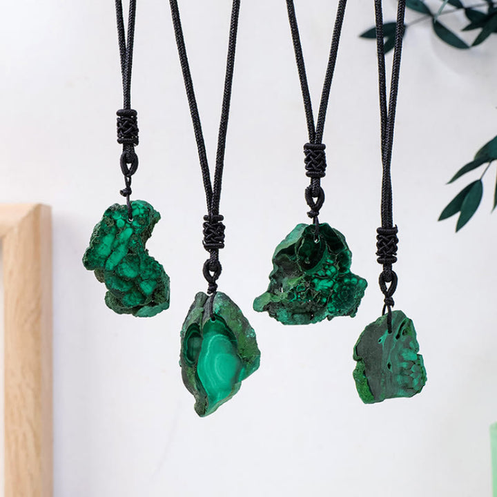 Collana con ciondolo in malachite naturale irregolare Olivenorma