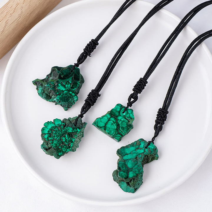 Collana con ciondolo in malachite naturale irregolare Olivenorma