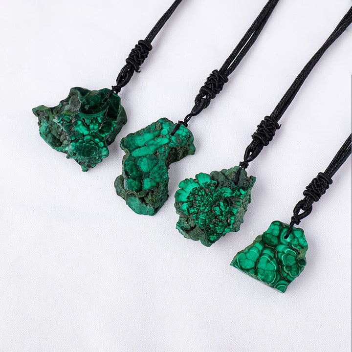 Collana con ciondolo in malachite naturale irregolare Olivenorma