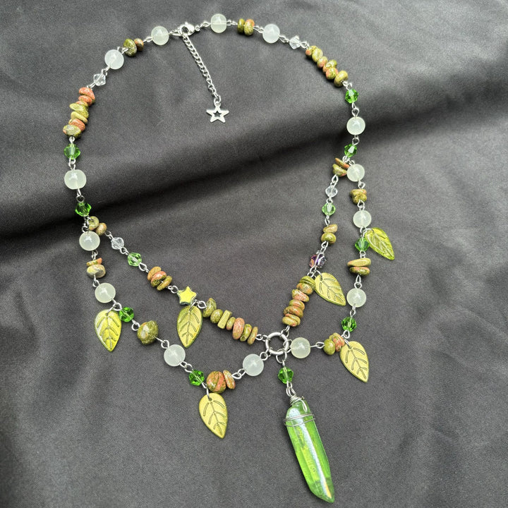 Collana girocollo a strati con foglia Olivenorma e cristallo trasparente Unakite