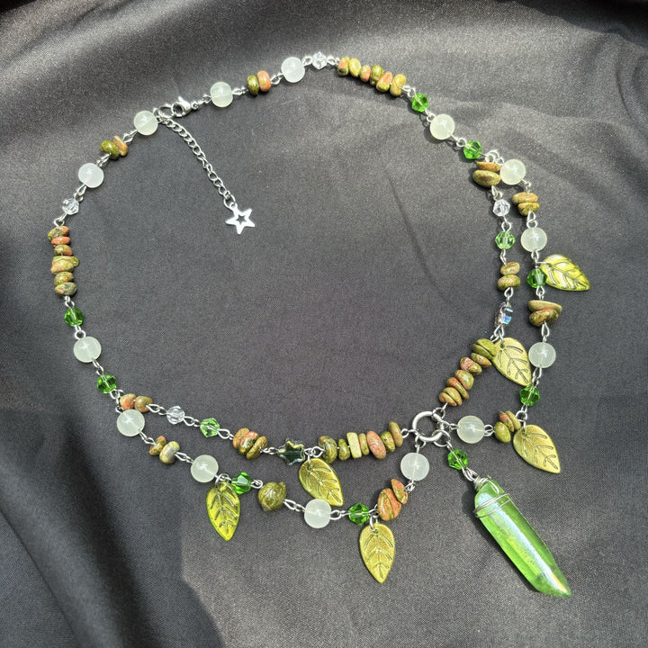 Collana girocollo a strati con foglia Olivenorma e cristallo trasparente Unakite