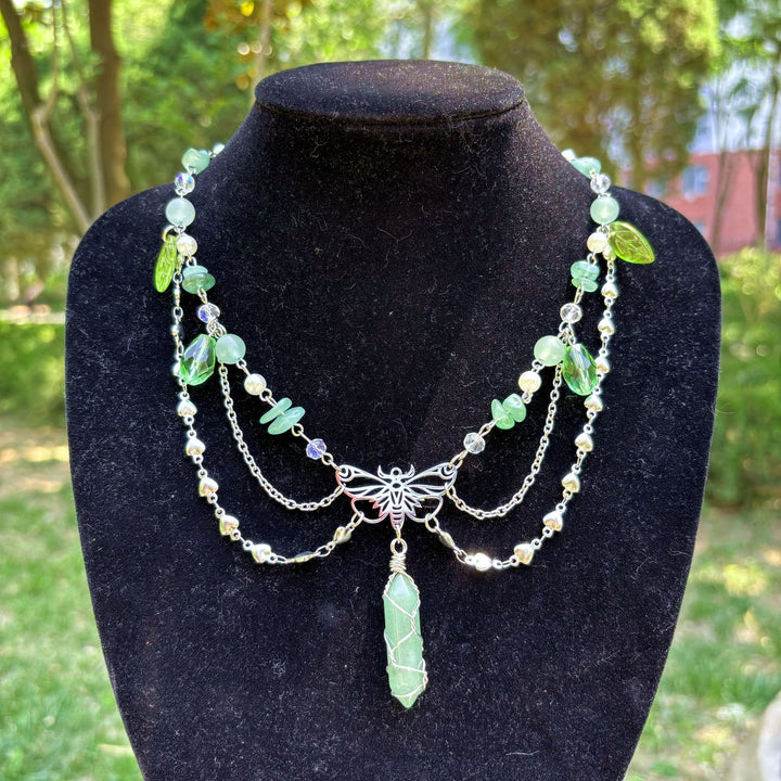 Collana girocollo a strati con ciondolo a farfalla in avventurina verde Olivenorma