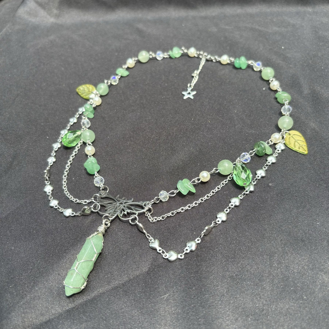 Collana girocollo a strati con ciondolo a farfalla in avventurina verde Olivenorma