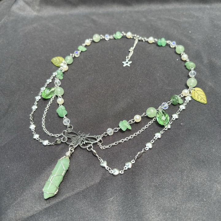 Collana girocollo a strati con ciondolo a farfalla in avventurina verde Olivenorma
