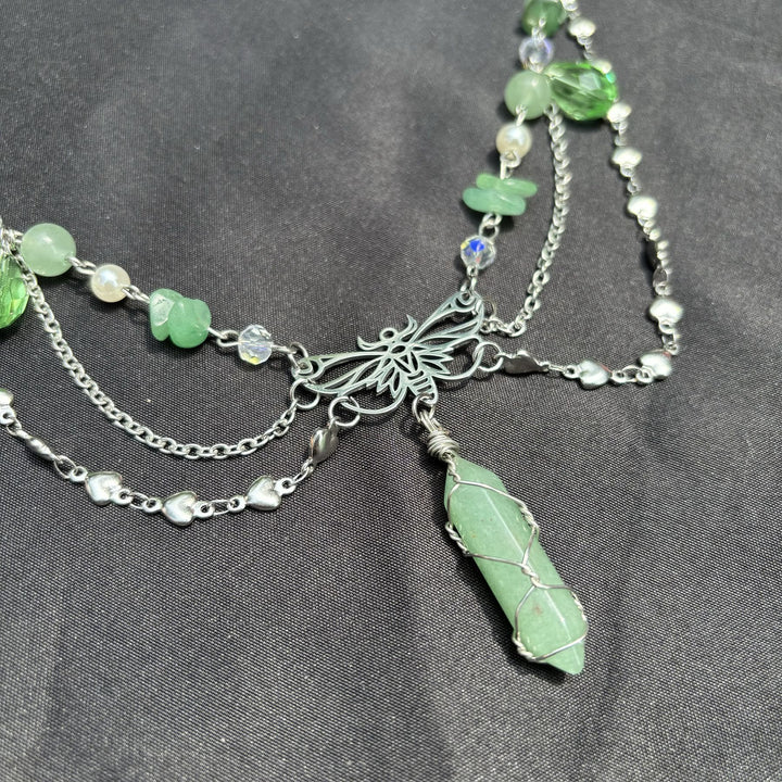 Collana girocollo a strati con ciondolo a farfalla in avventurina verde Olivenorma