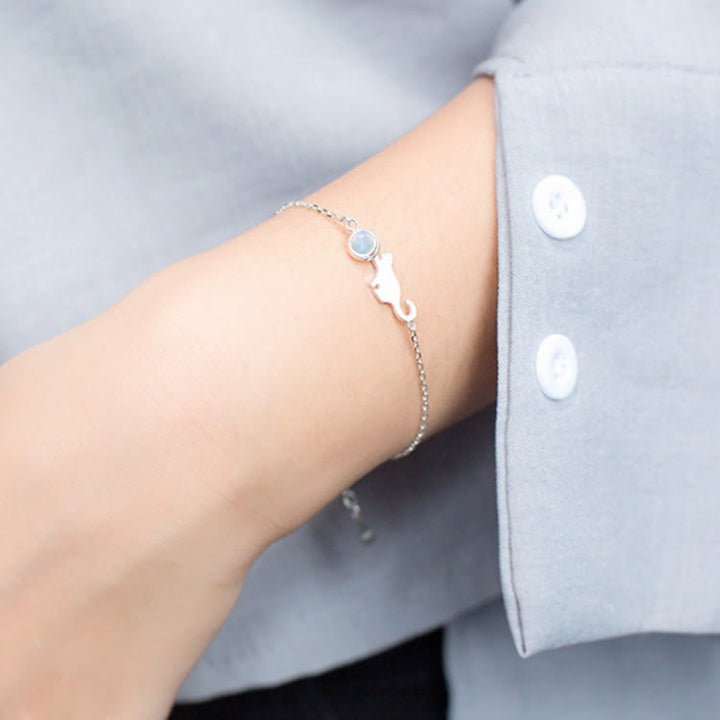 Bracciale con ciondolo in pietra di luna e gatto in argento Olivenorma