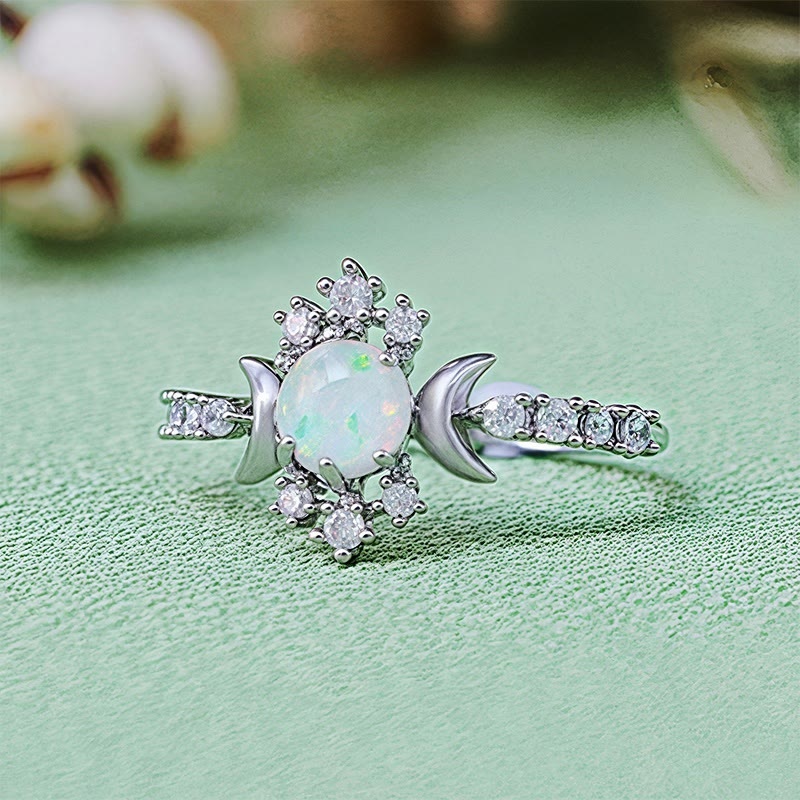 Anello della Dea della Luna Tripla con Zircone Bianco e Opale Bianco Olivenorma