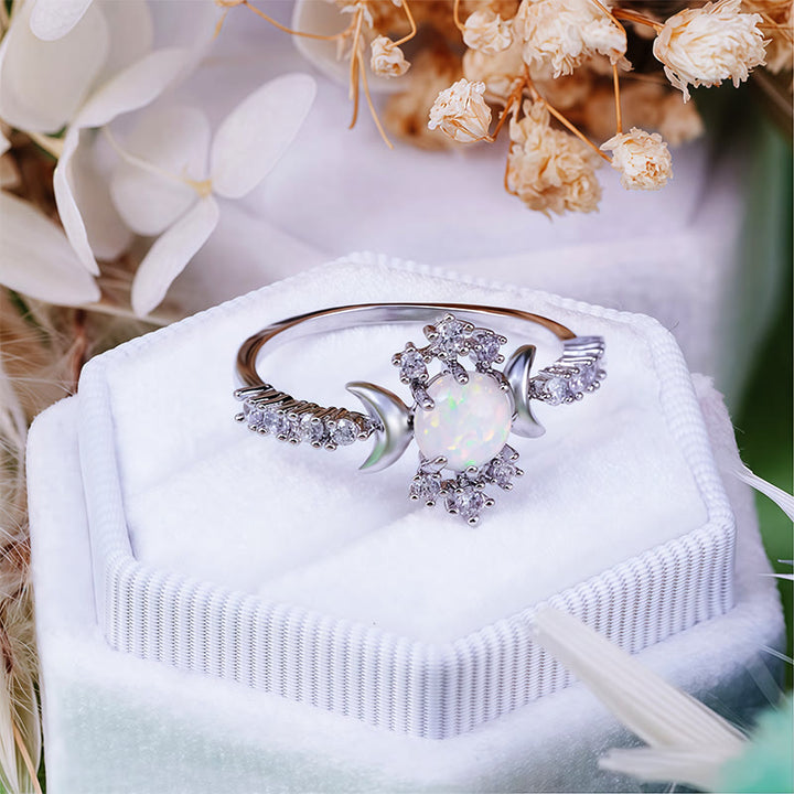 Anello della Dea della Luna Tripla con Zircone Bianco e Opale Bianco Olivenorma