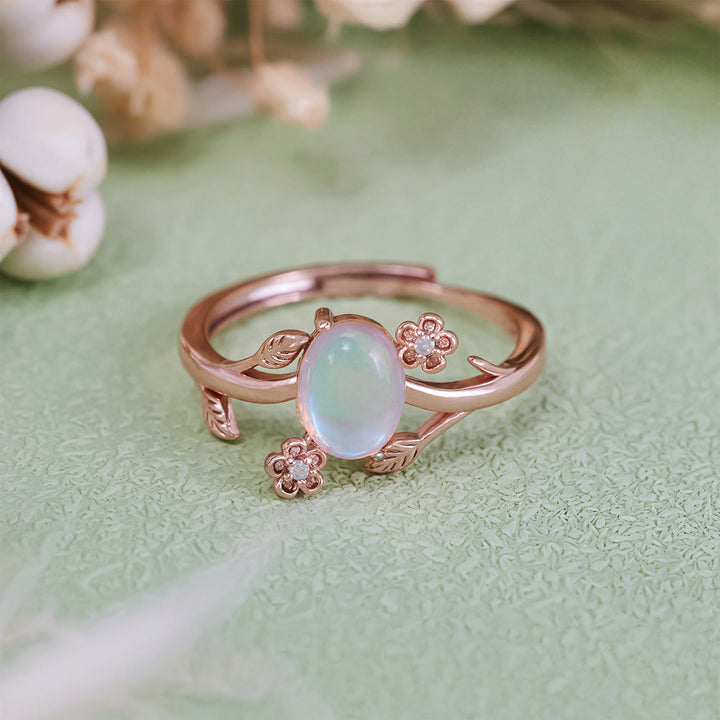 Anello con fiore di vite in pietra di luna ovale Olivenorma