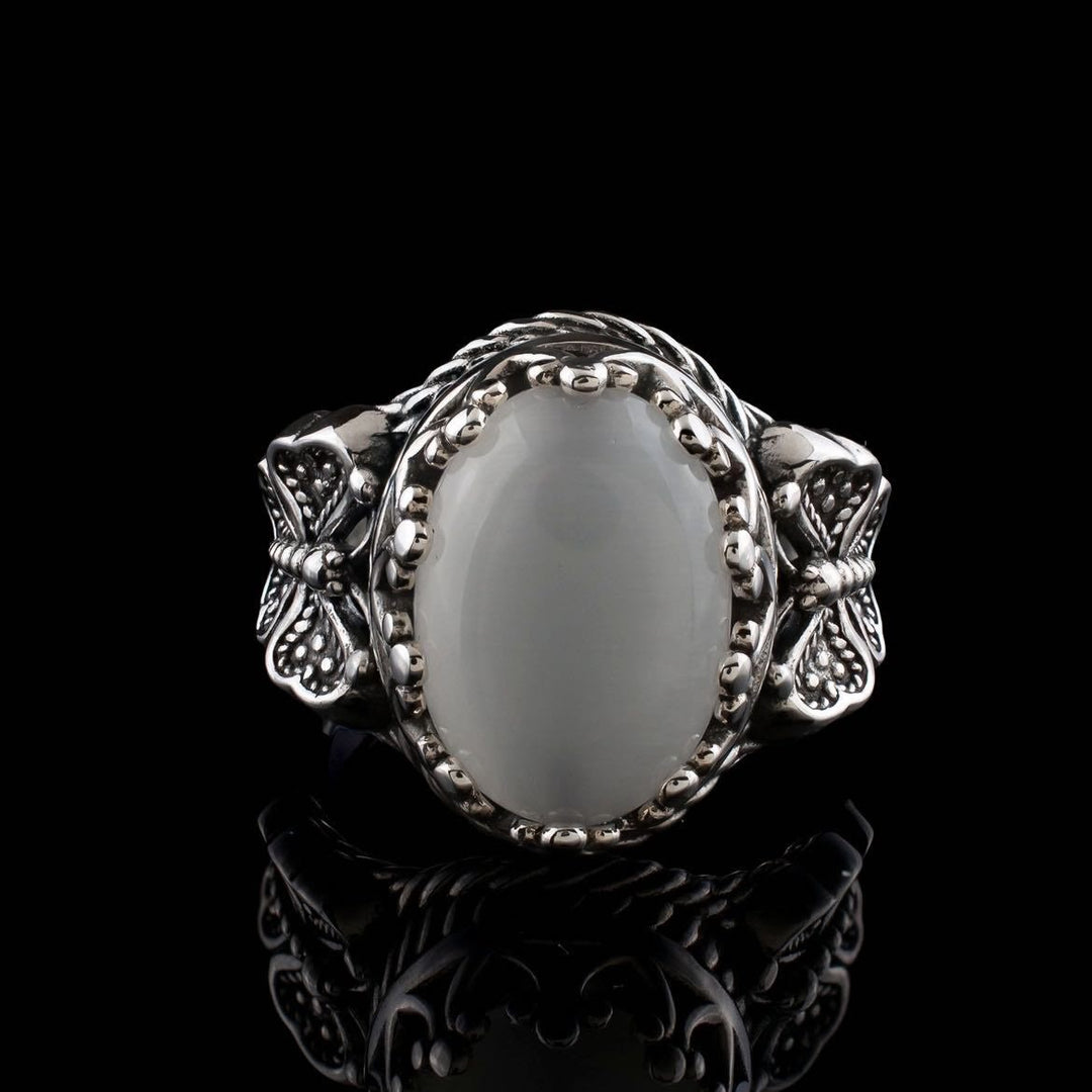 Anello vintage Olivenorma con pietra occhio di gatto bianco taglio ovale