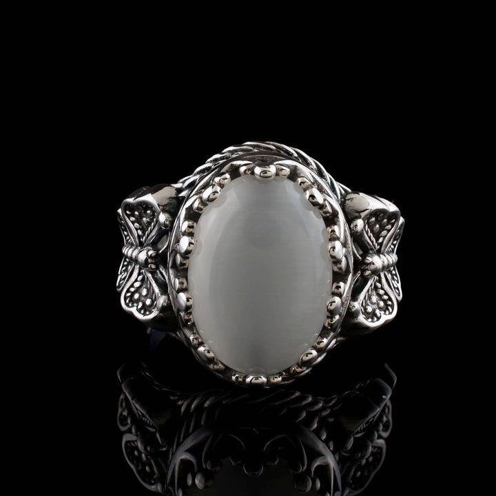 Anello vintage Olivenorma con pietra occhio di gatto bianco taglio ovale