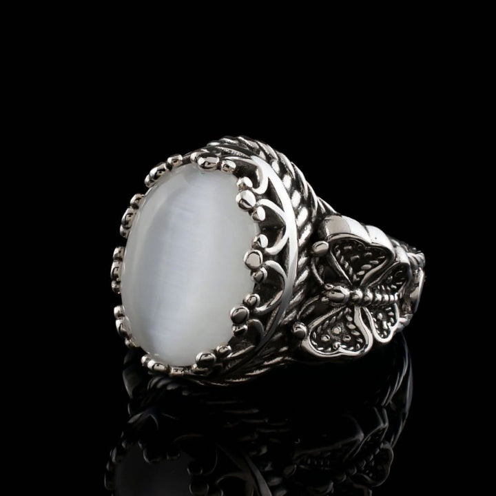 Anello vintage Olivenorma con pietra occhio di gatto bianco taglio ovale