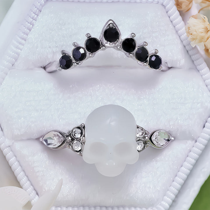 Olivenorma Gothic Resin Skull e anello a corona in moissanite