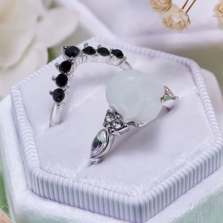 Olivenorma Gothic Resin Skull e anello a corona in moissanite