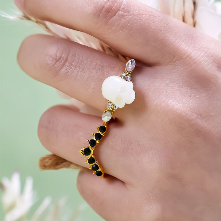 Olivenorma Gothic Resin Skull e anello a corona in moissanite