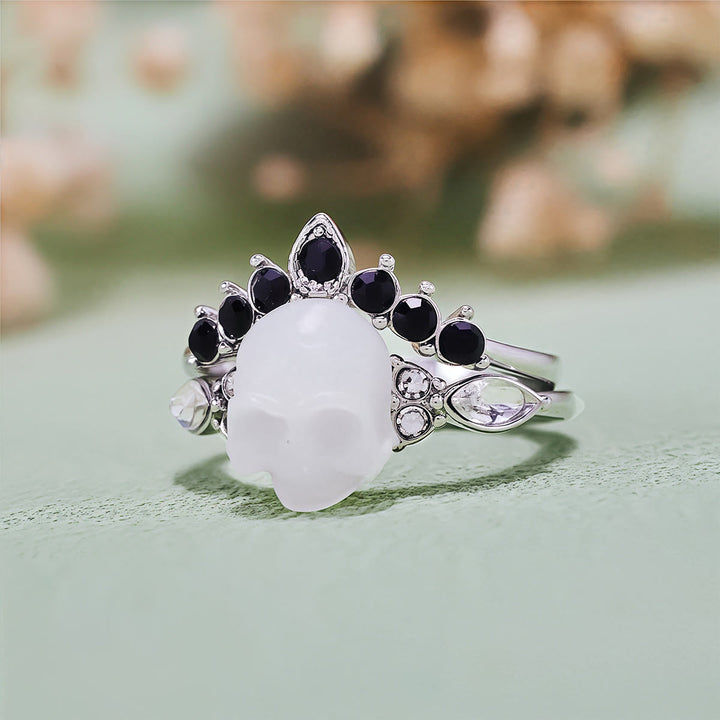 Olivenorma Gothic Resin Skull e anello a corona in moissanite