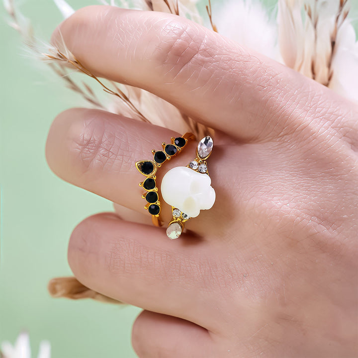 Olivenorma Gothic Resin Skull e anello a corona in moissanite