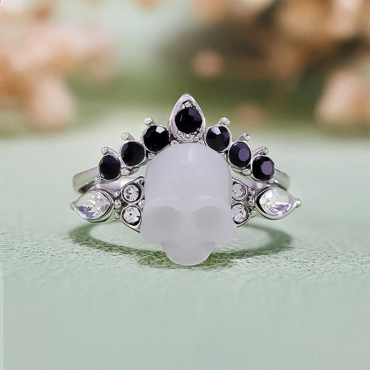 Olivenorma Gothic Resin Skull e anello a corona in moissanite