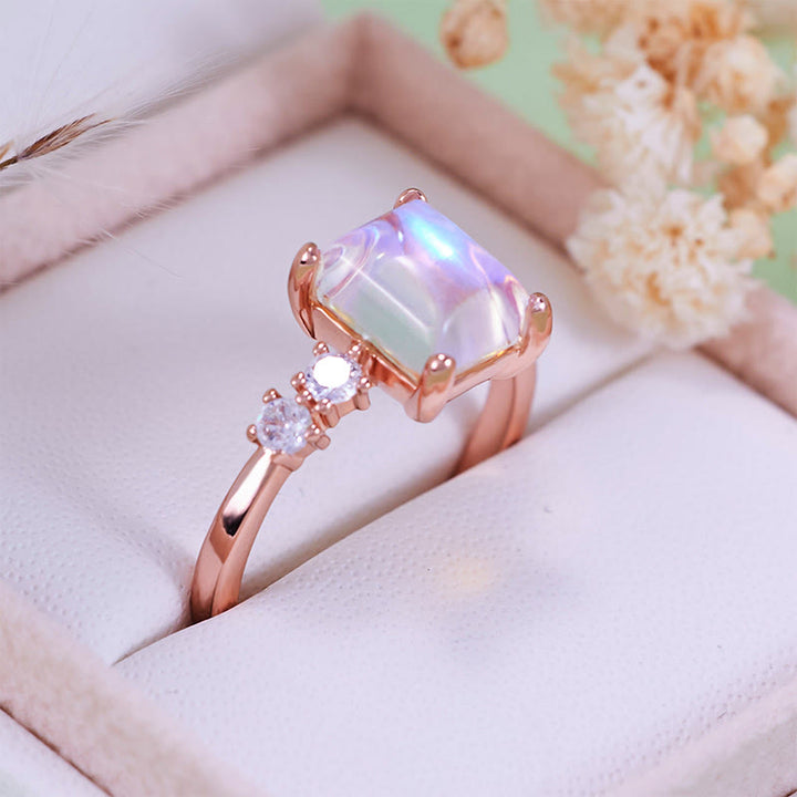 Anello Olivenorma con pietra di luna sintetica a taglio quadrato