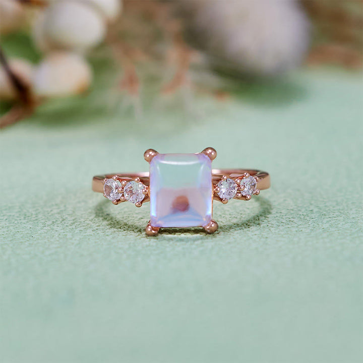 Anello Olivenorma con pietra di luna sintetica a taglio quadrato