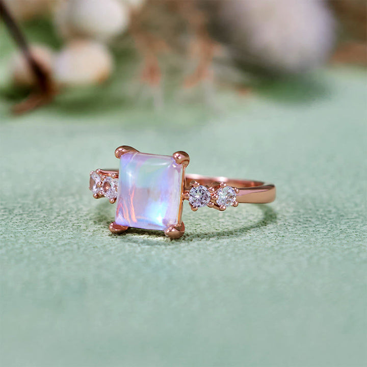 Anello Olivenorma con pietra di luna sintetica a taglio quadrato